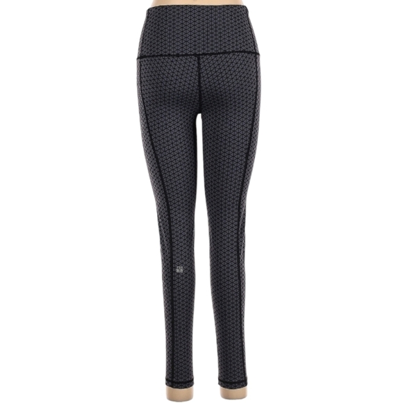 Victoria's Secret Active Workout Leggings Size Medium - Picture 2 of 2